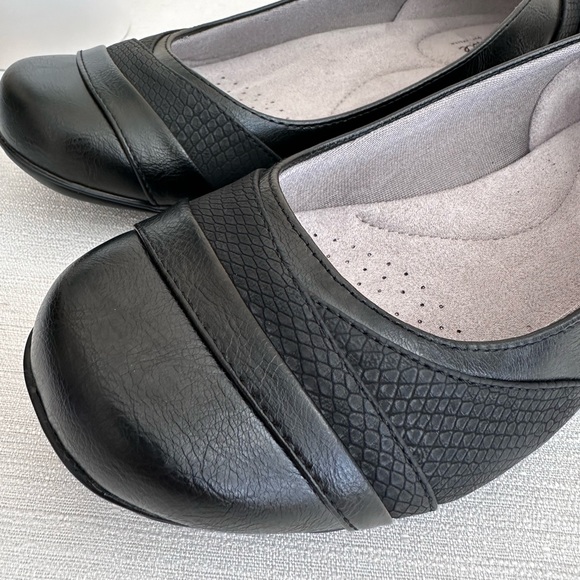 Life Stride Dig Black Faux Leather Soft System Slip In Loafers Women’s 9.5W - Picture 7 of 15